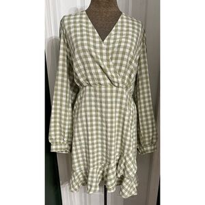 *NWT* Vero Moda Gingham Wrap Dress